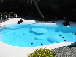 pool-1563537